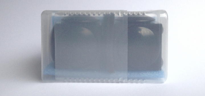 Nicht ganz leicht zu bergen: Die creaktiv Systems TwisterStop 3D-Eckabsorber sind in einer festen Kunststoffbox verpackt